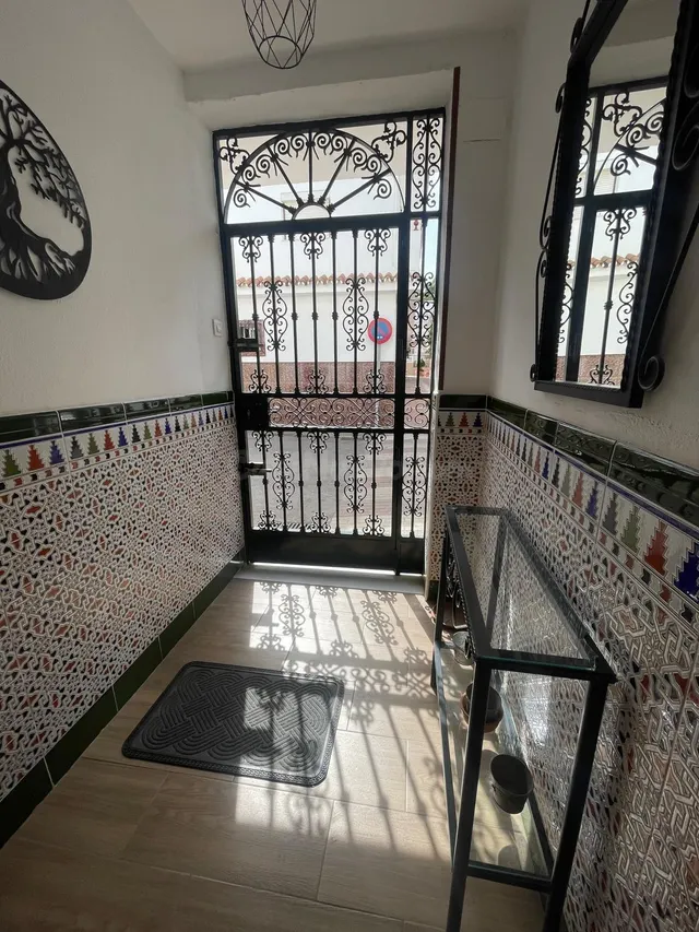 ACOGEDOR PISO ESTILO CLASICO - foto 2