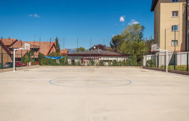 Oportunidad! Piso en Urb. Las Suertes — 44