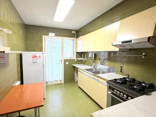 Fantàstic pis amb gran pati comunitari!!! - foto 3