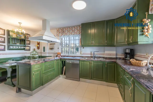 Chalet en venta en La Zubia con Licencia Turística — 8