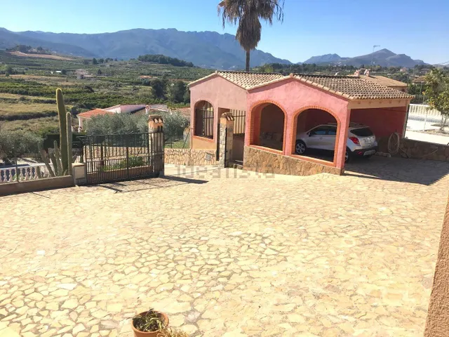 CHALET CON PISCINA Y PARCELA DE 1560 M2 A 10 KM PLAYAS — 6