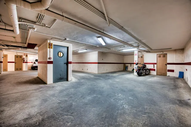 PISO CON GARAJE Y TRASTERO JUNTO A PLAZA LA VIÑA — 23