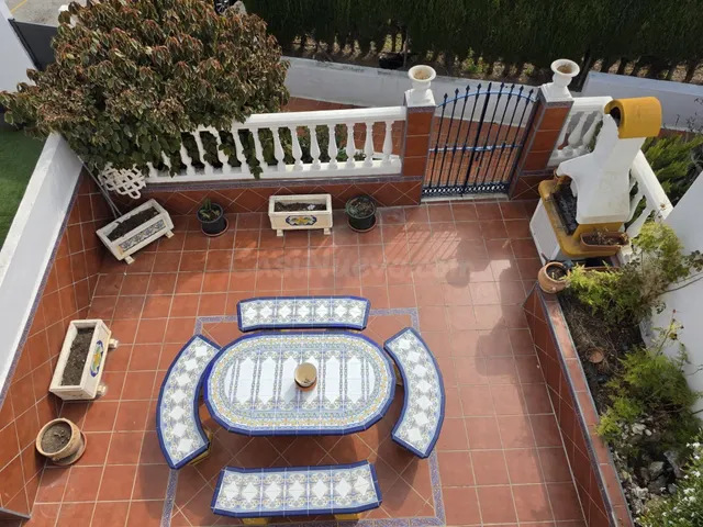 SE VENDE CASA EN ESTEPONA