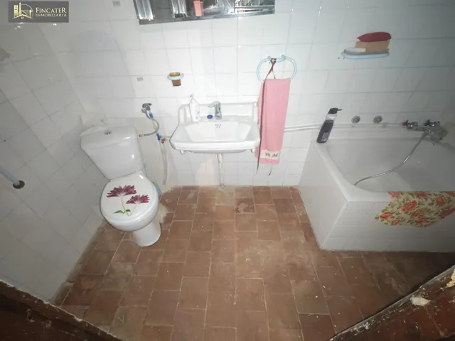 CASA EN CELLA — 21