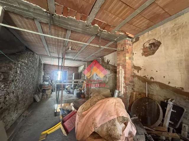CASA PARA REFORMAR EN ARRIATE — 11