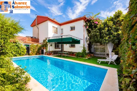 Preciosa casa en Ogíjares con piscina y jardín