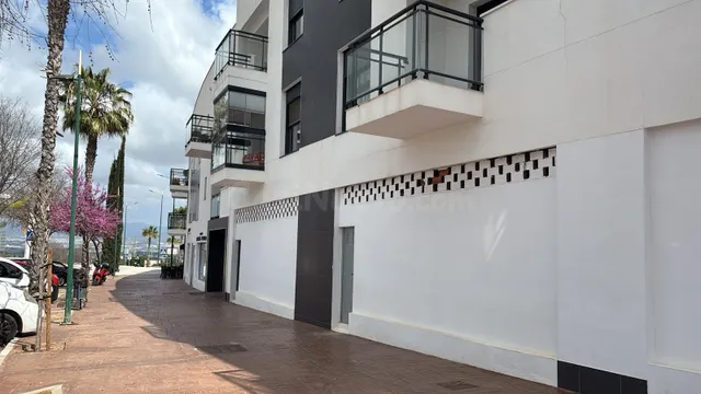¡Se alquila amplio local comercial en Alhaurín de la Torre! - foto 3