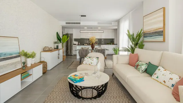 Ático de 4 dormitorios y 3 baños con vistas al mar. El Chapa - foto 3