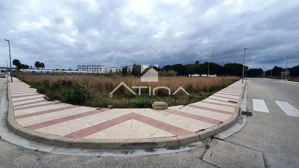 Terreno urbano situada en la playa de Daimús