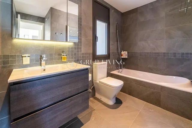 CASA EN PRIMERA LINEA DE MAR — 37
