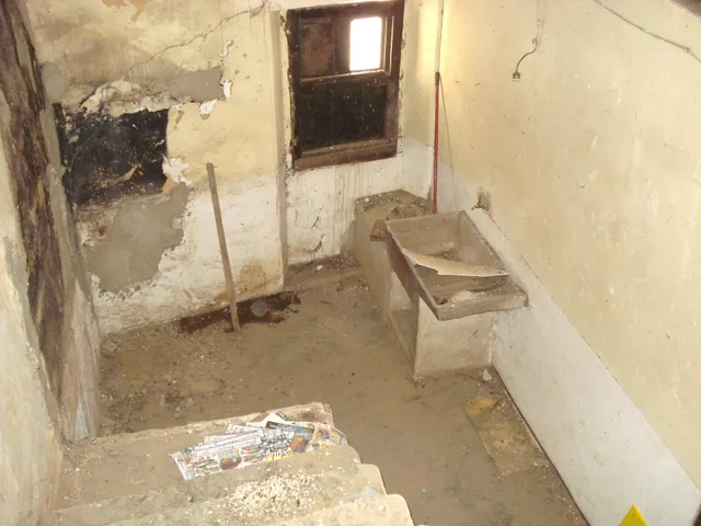 Se vende piso para reformar con Tejado Reformado — 7