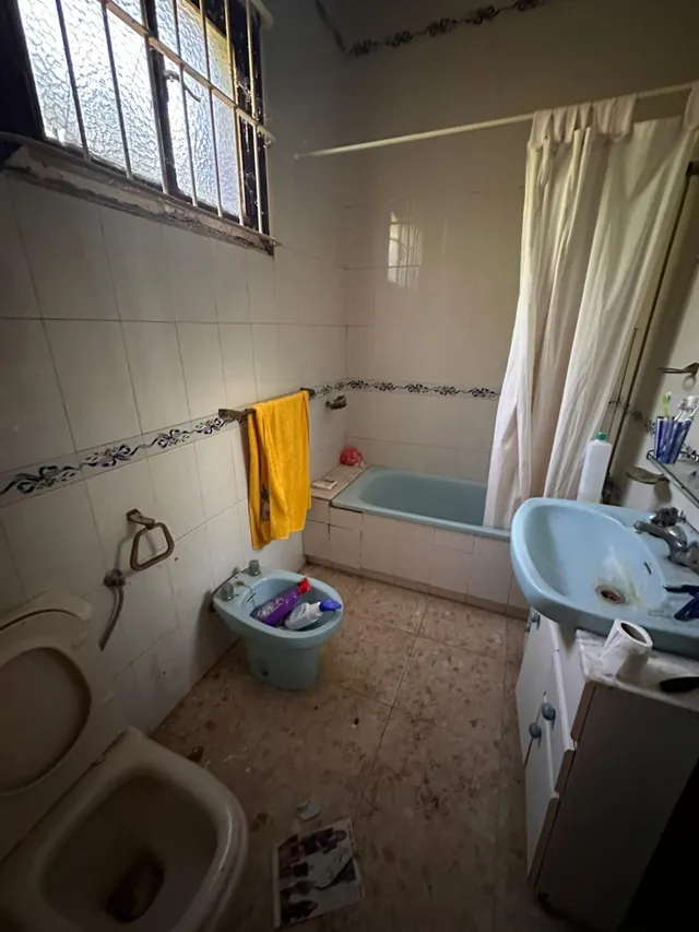 CASA CON TERRENO EN LA CTRA. DE SEVILLA — 8