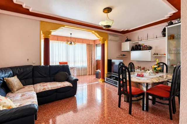SE VENDE PISO DE TRES habitaciones EN PLUEBLO LEVANTE CON PARKING SEVENDGROUP.COM — 9