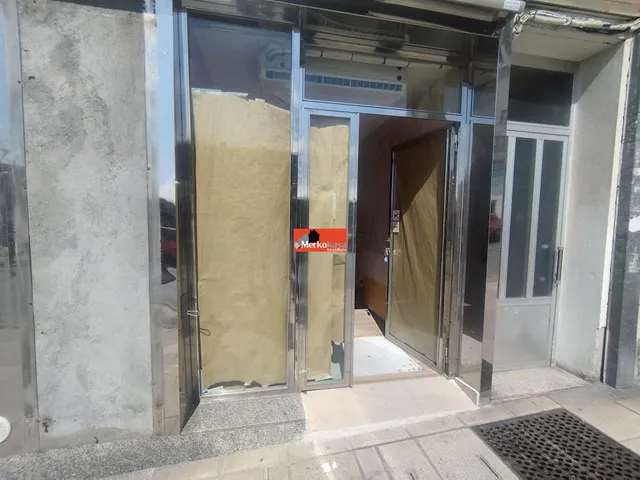 SE ALQUILA LOCAL COMERCIAL EN RONDA MERCEDES — 6