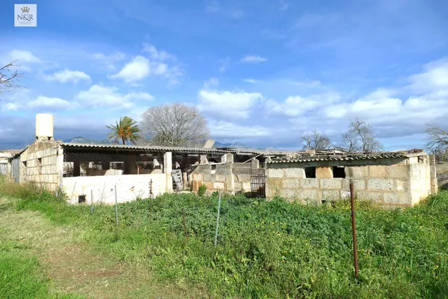 FINCA RÚSTICA DE 22.950 M2 CON DIVERSAS EDIFICACIONES A REFO - foto 2