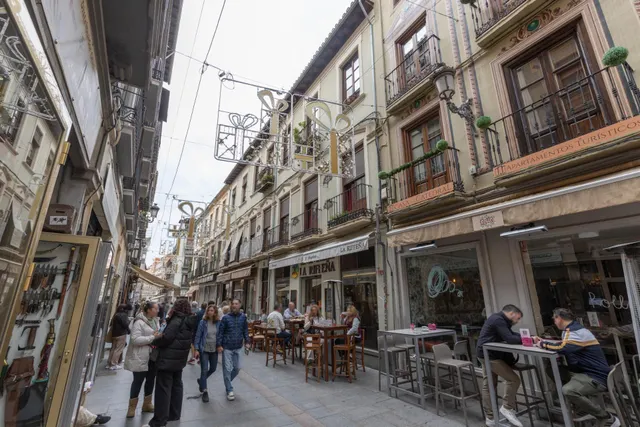 ¡Oportunidad única en el corazón de Granada! — 45