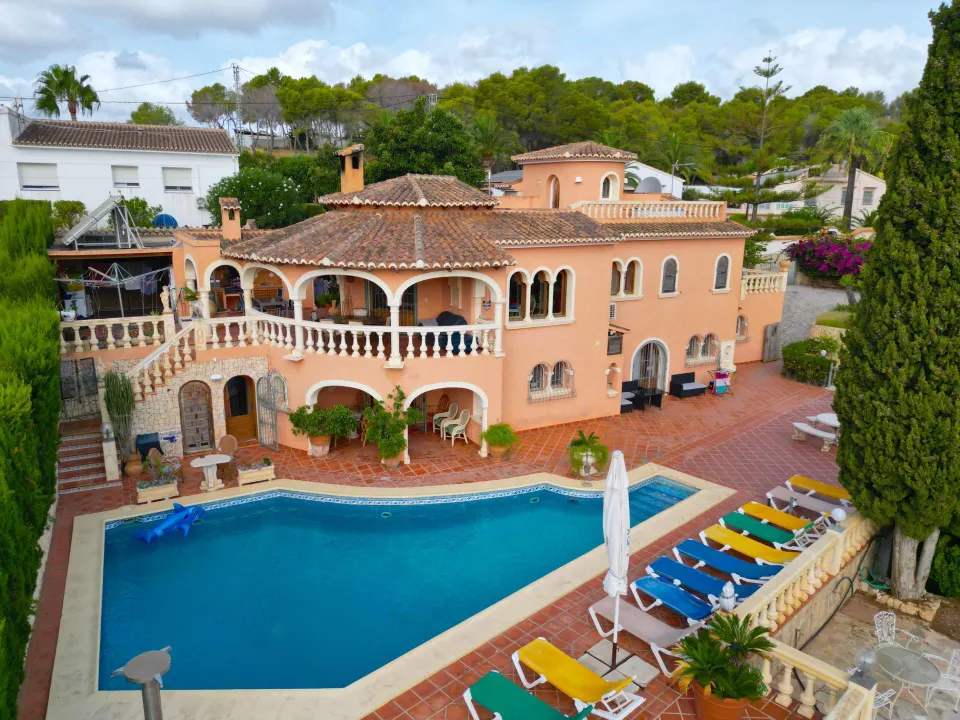 ✓Amplia Villa con Vistas al Mar, Piscina y apartamentos en Benissa, Costa Blanca.