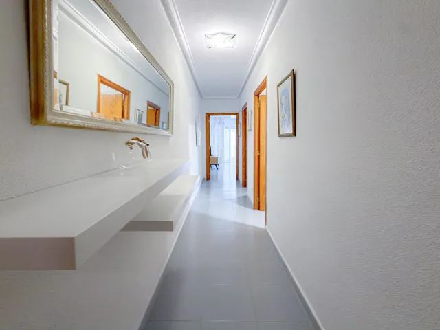 Playa de los Locos! Acogedor apartamento semireformado con ubicación privilegiada, a solo 170 mts del mar — 18