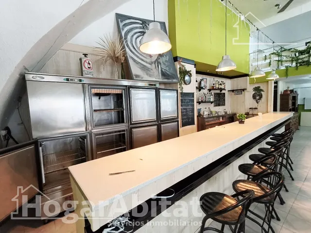 ¡PERFECTO PARA INVERTIR! CASA LUMINOSA Y ESQUINERA, CON LOCAL COMERCIAL — 35