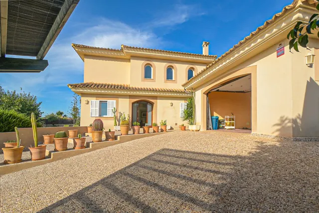 Exclusivo unifamiliar con jardín y piscina en Sant Marçal — 37