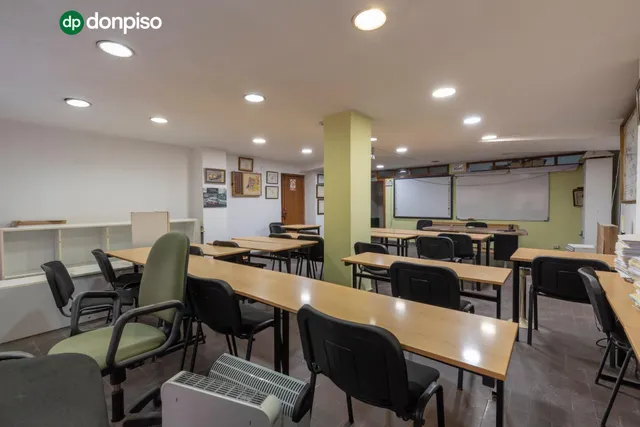 LOCAL COMERCIAL JUNTO A ÁNGEL GANIVET | ESPACIO Y UBICACIÓN. — 6