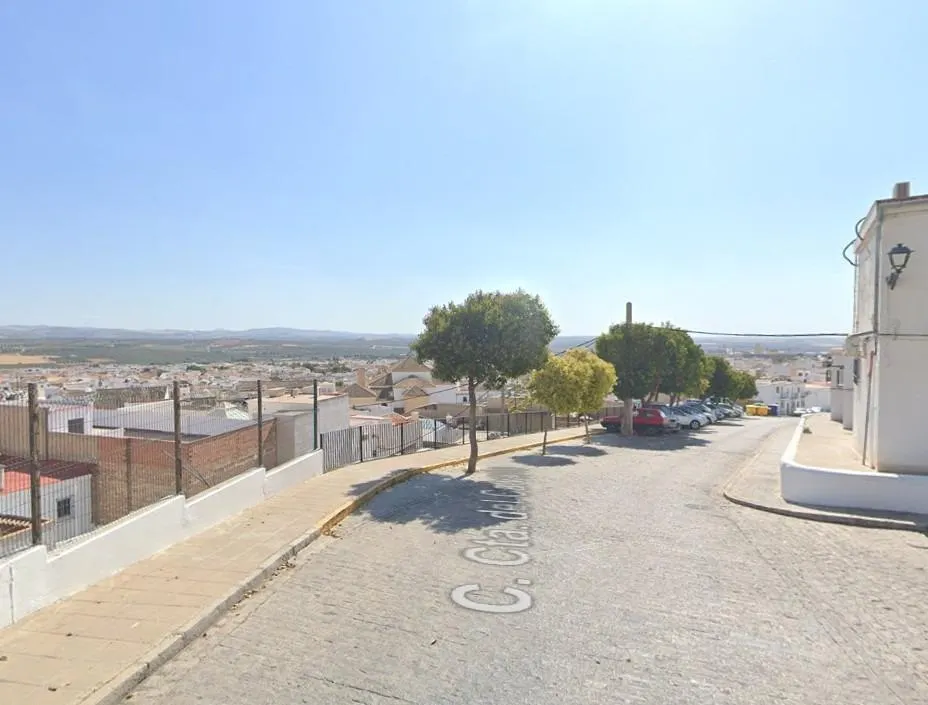 ADOSADO OCUPADO A LA VENTA EN OSUNA