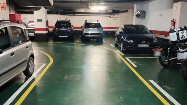 Parking 11m² en alquiler - Eixample — 9