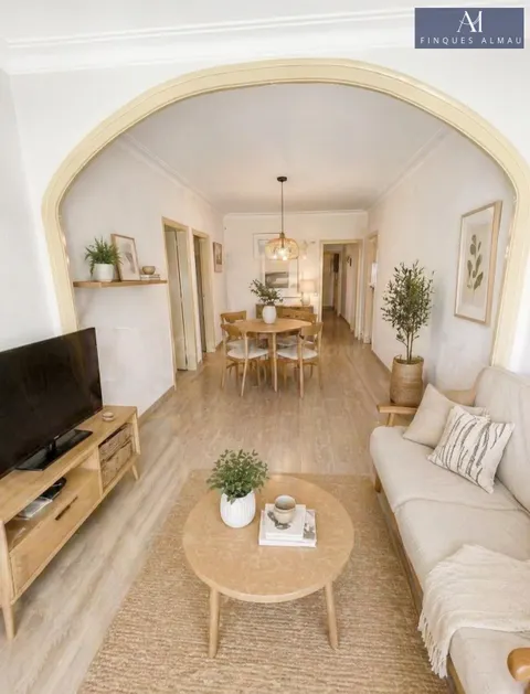 Oportunidad Única en Barcelona: Piso de 3 habitaciones en La Maternitat i Sant Ramon