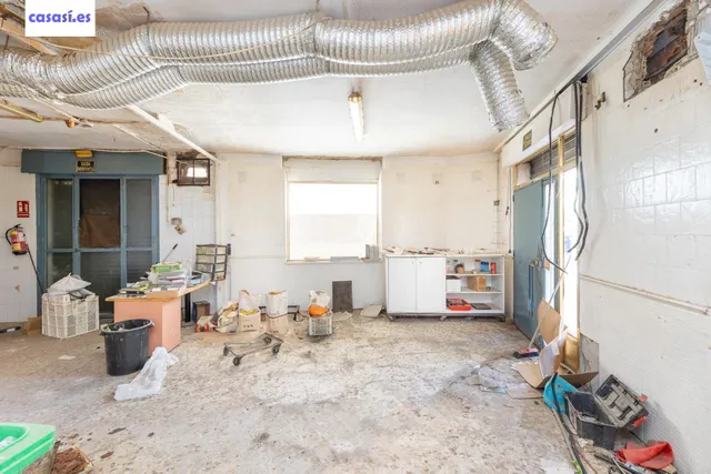 Local + vivienda en Avda. Cadiz — 36