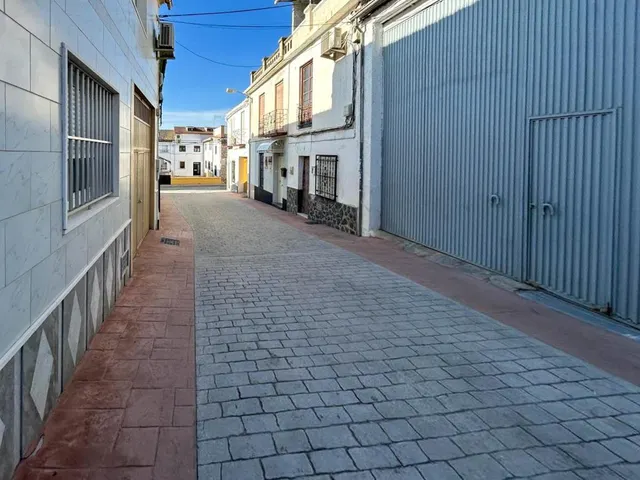 ¡Oportunidad Única en el Centro de Atarfe! — 15