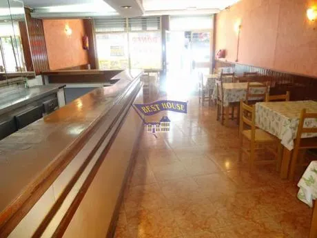 LOCAL CAFETERIA EN EL ENSANCHE — 2