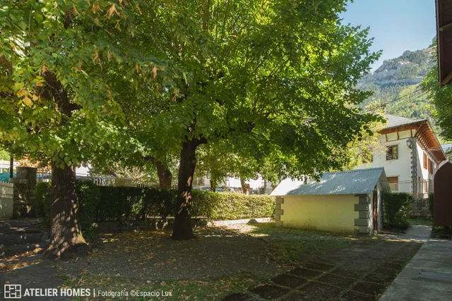 Villa histórica con 900 m2 de jardín en el corazón de Canfranc-Estación — 38