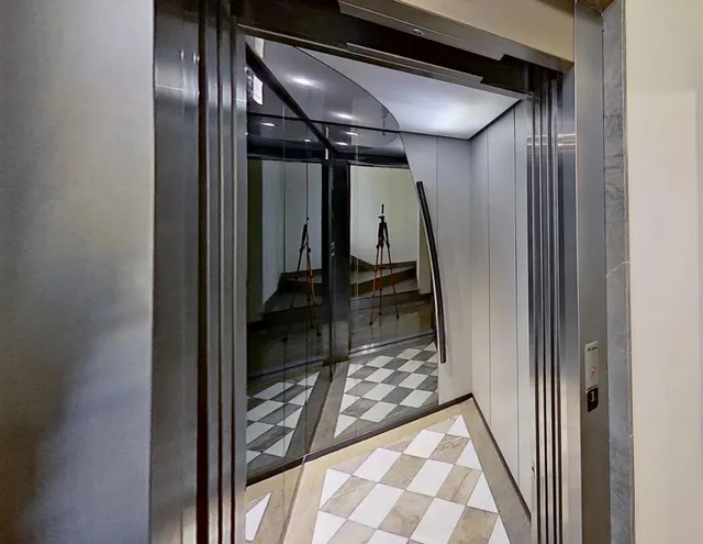 EXCELENTE PISO EN CALLE REJAS DE LA VIRGEN — 28