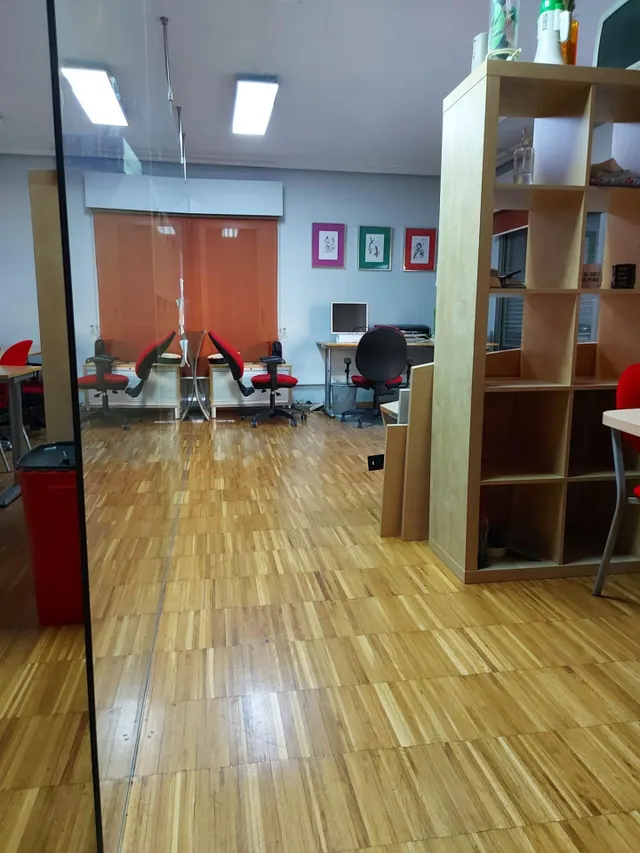 SE VENDE O ALQUILA LOCAL DE OFICINAS Y DESPACHOS EN BENIAJAN — 30