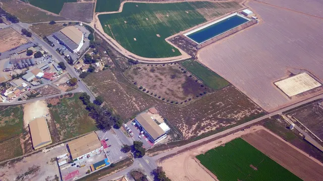 FINCA DE MAS DE 23.000 M2 Y 1.043 M2 DE SUELO URBANO — 7