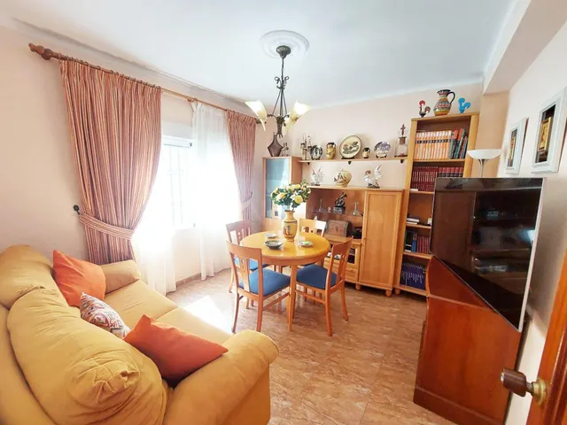 Casa mata 5 dormitorios lista para entrar a vivir en el cent