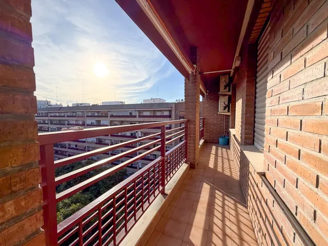 Piso de 4 habitaciones en alquiler en barrio Beteró — 9