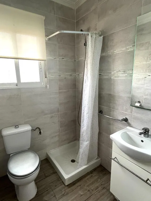 Villa independiente totalmente renovada con apartamento independiente y piscina en La Zenia!!! — 38