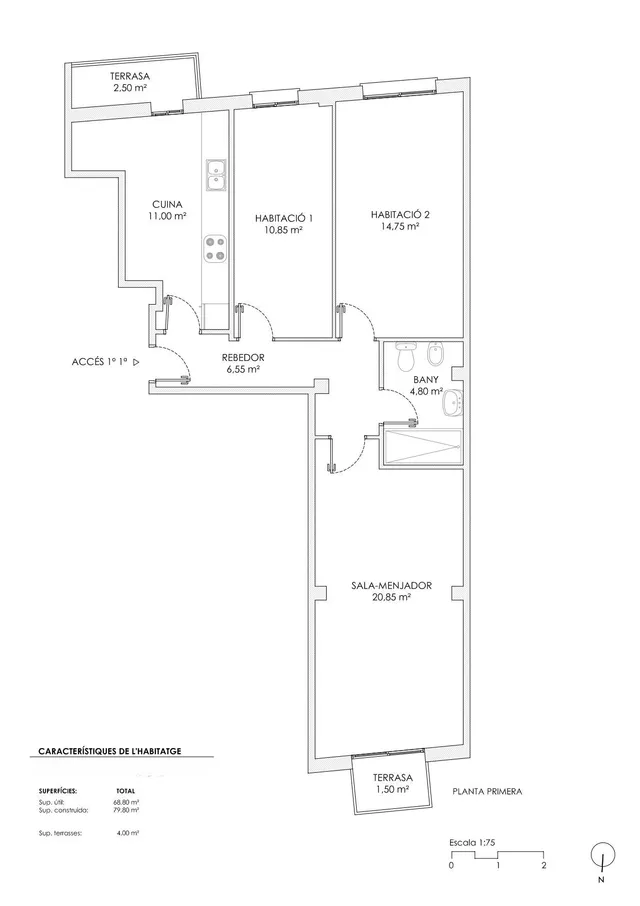 Vivienda construida en 2009, ubicada en zona tranquila residencial de Els Pallaresos. — 28