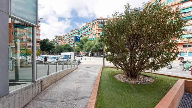 Parking 12m² en alquiler - Zona Franca - foto 3