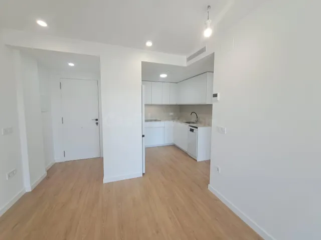 PISO OBRA NUEVA EN ALQUILER CON PKG Y TRASTERO!!! - foto 4