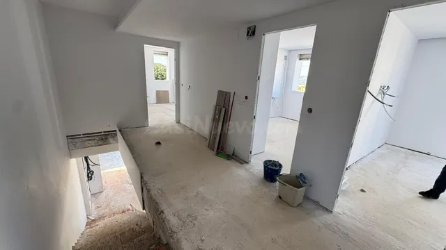 Chalet pareado moderno con piscina privada y semisótano en Alhaurín de la Torre — 13