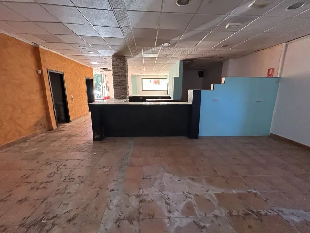Local comercial 140m² en venta - Villamartin — 7