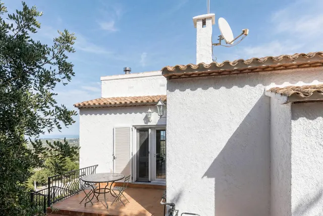 GRAN CHALET CON VISTAS AL MAR, PARCELA DE 1.218 m2 Y ENTORNO PRIVILEGIADO !! — 3