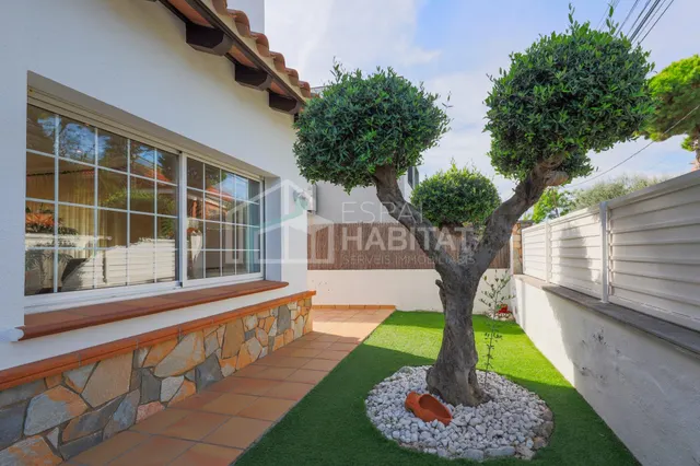 Casa a cuatro vientos en premia de dalt — 18