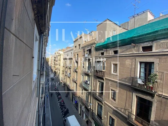 Para entra a vivir, un piso luminoso en  Barcelona ( Nou de Rambla ), — 36