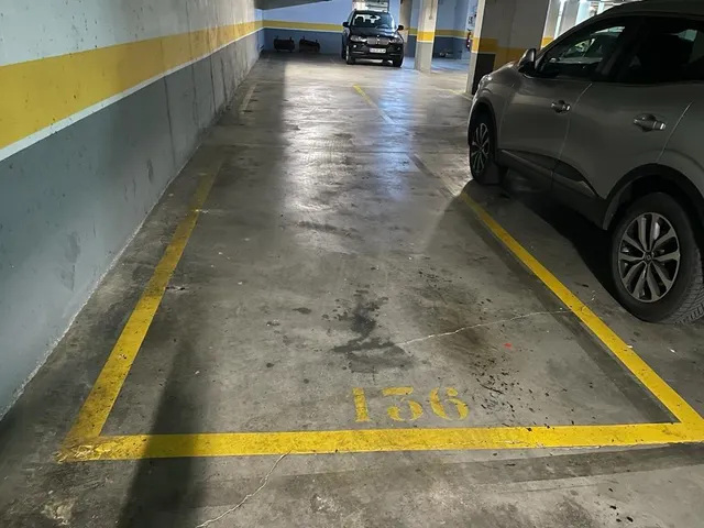 SE VENDE PLAZA DE GARAJE EN LA ROSALEDA — 7