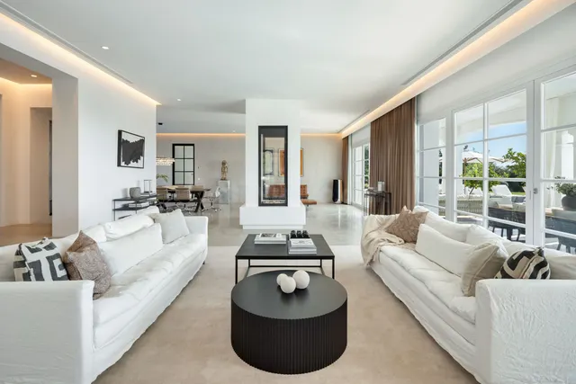 Chalet 7 habitaciones 937m² en venta - Costa del Sol — 2
