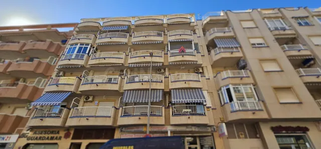 APARTAMENTO EN VENTA EN EL CENTRO DE GUARDAMAR – A 600 METRO