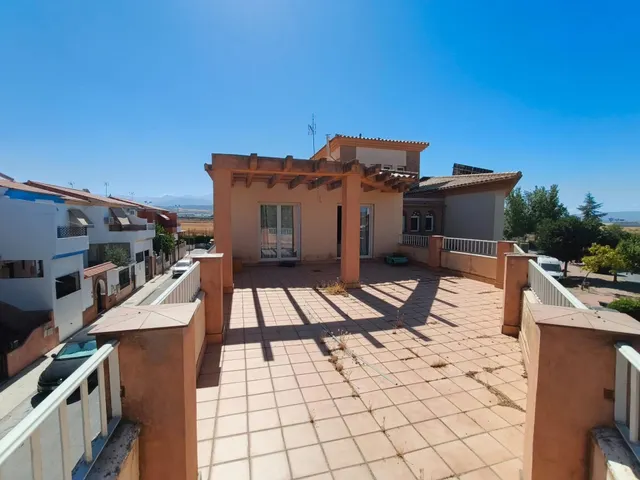 VIVIENDA CON 170 M2 DE TERRAZAS Y VISTAS A SIERRA NEVADA — 36